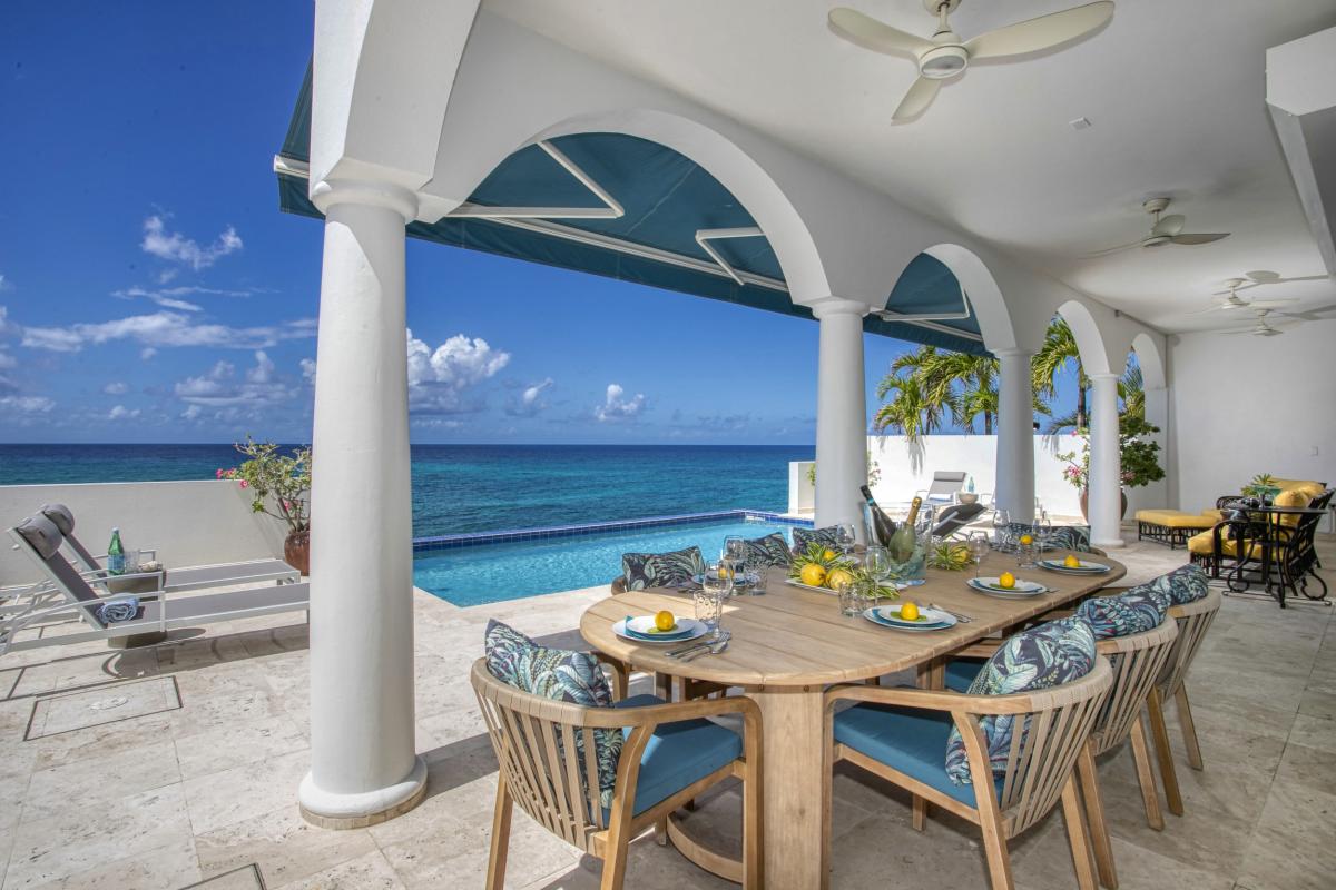 13_EtoiledeMer-OutdoorDining_ villa 4 chambres piscine vue mer Cupecoy Saint Martin